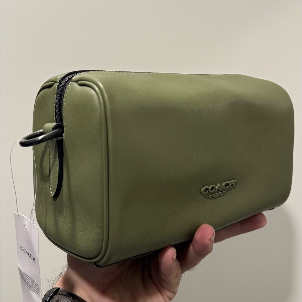 AUTHENTIC Coach Axel bag